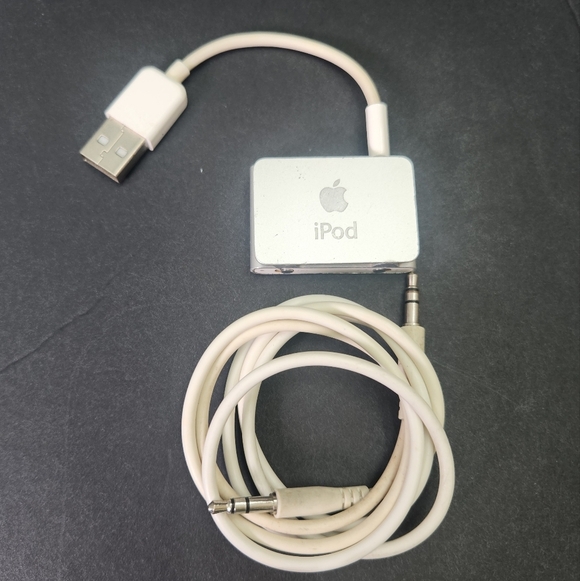 Apple ¡pod Other - Apple iPod Shuffle 2nd Generation 1GB USB adapter - Silver
